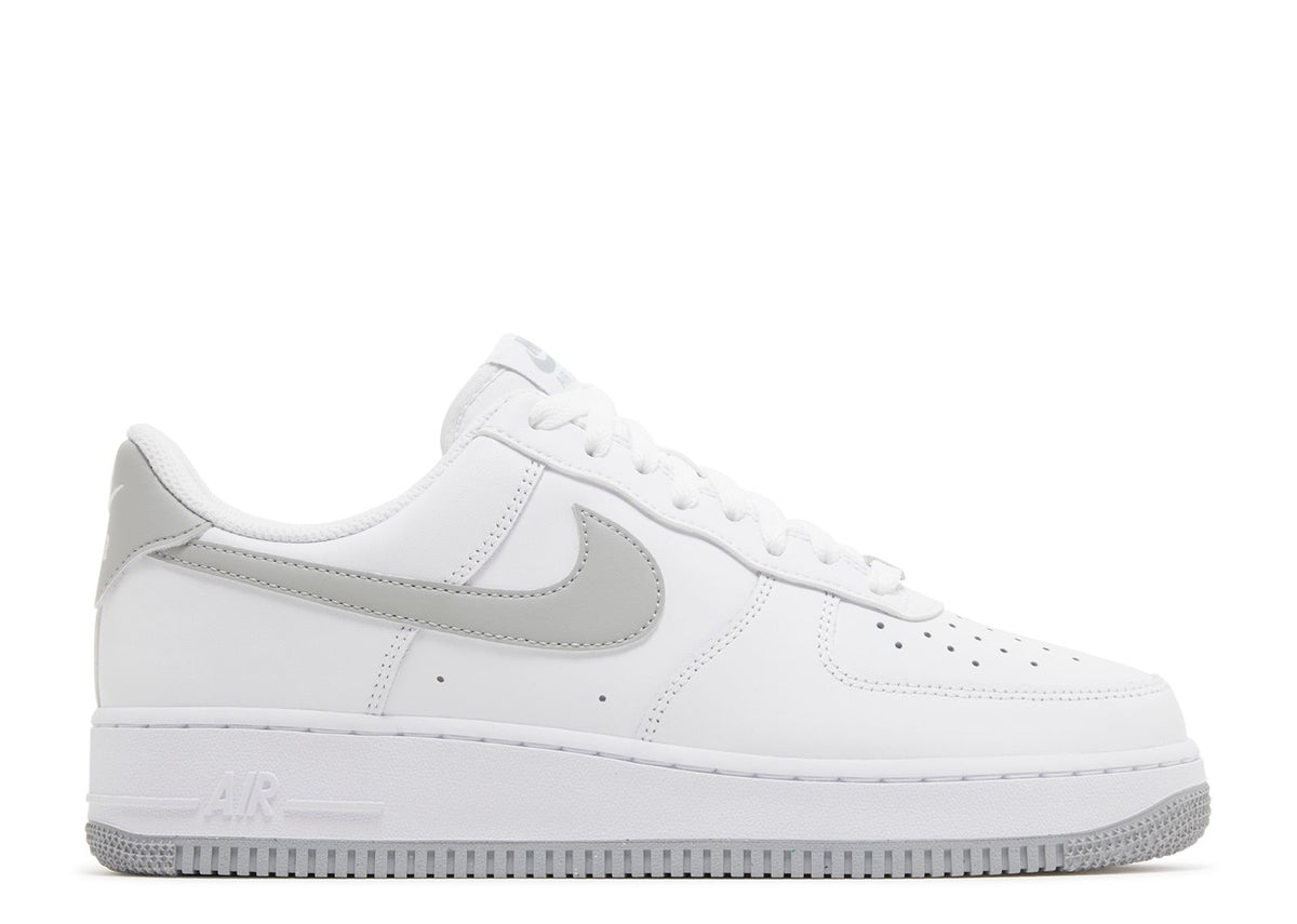 Air Force 1 '07 'White Light Smoke Grey'