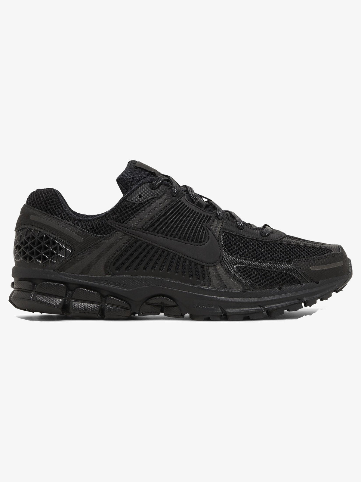 Nike Zoom Vomero 5 'Triple Black' – side