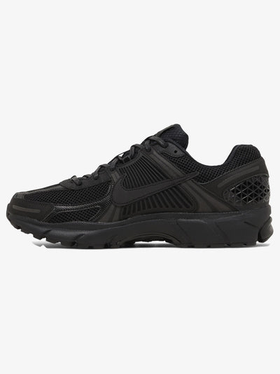 Nike Zoom Vomero 5 'Triple Black' – inner side
