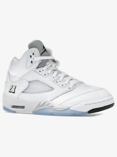 Jordan 5 Retro 'White Metallic (2026)' – front three-quarter