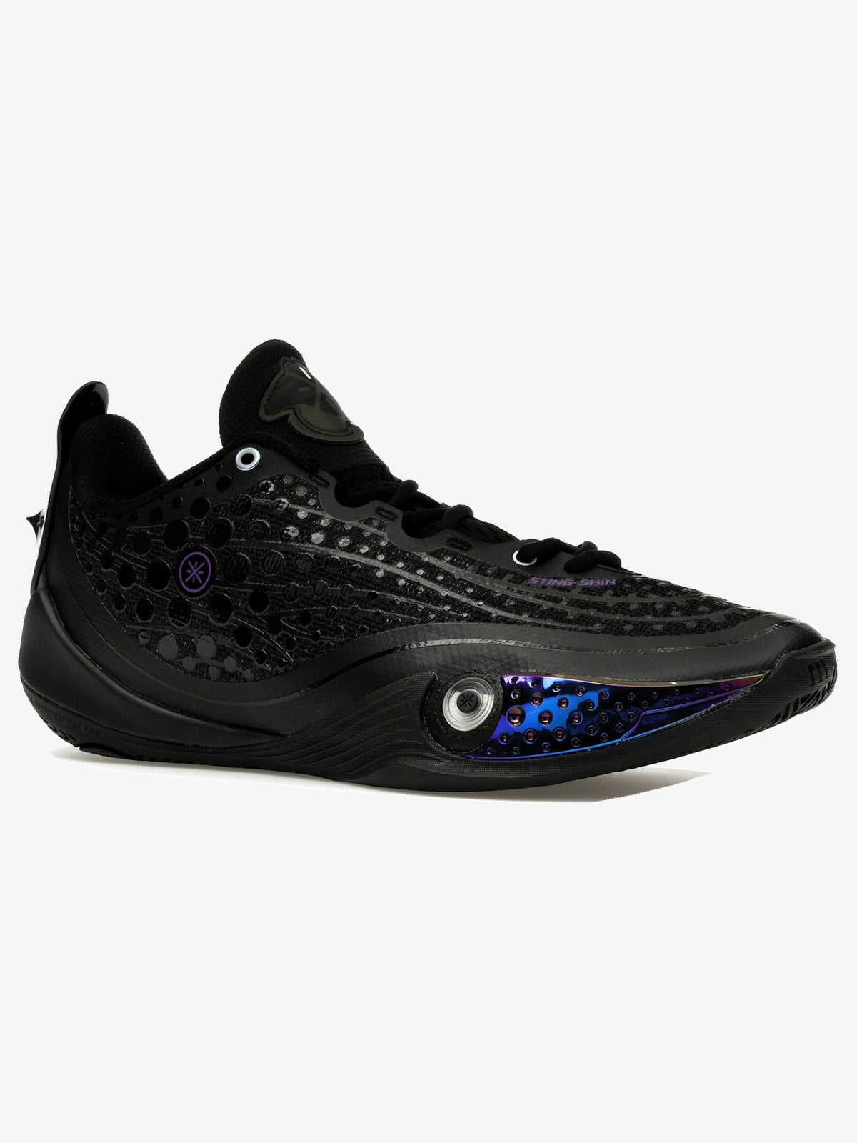 Li-Ning Way of Wade 808 6 'Black Stingray' – front three-quarter