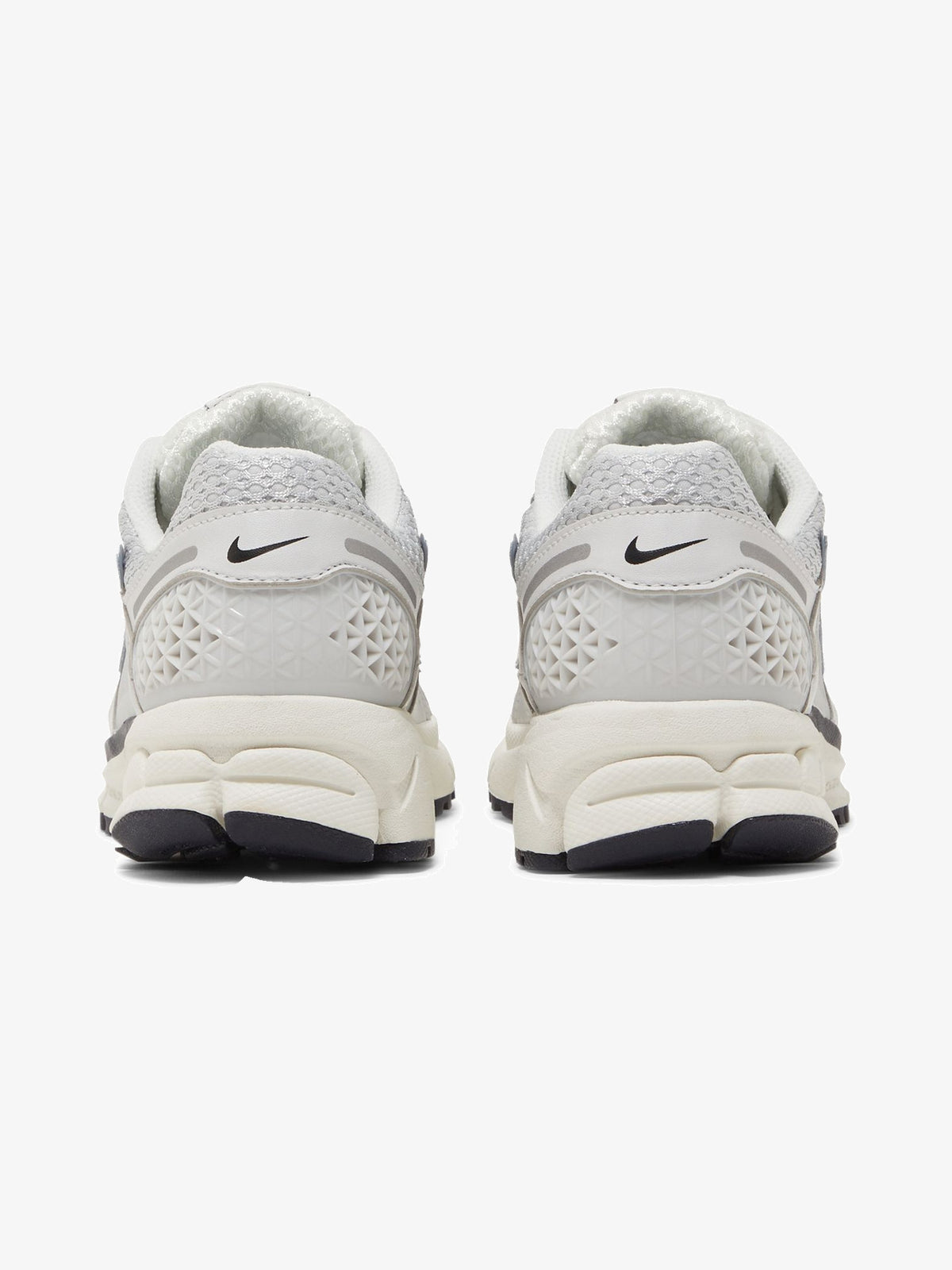 Nike Zoom Vomero 5 'Photon Dust Metallic Silver' (W) – back