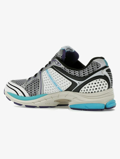 Saucony ProGrid Triumph 4 'White Blue' – rear three-quarter