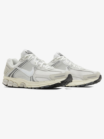 Nike Zoom Vomero 5 'Platinum Tint' – pair