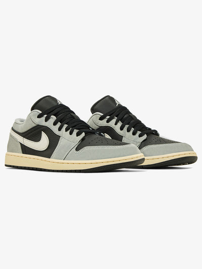 Jordan 1 Low 'Light Smoke Grey Off Noir' – pair